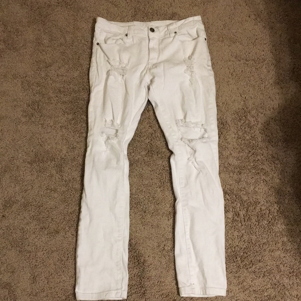 White denim pants